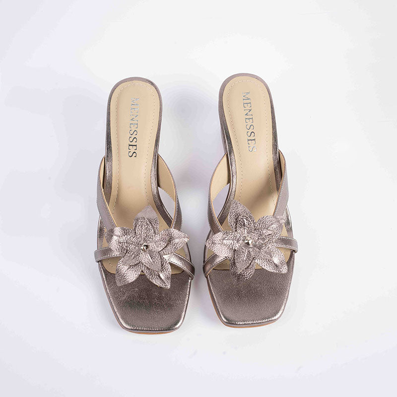 SANDALIA FLOR DE LA CANELA - PLATEADA