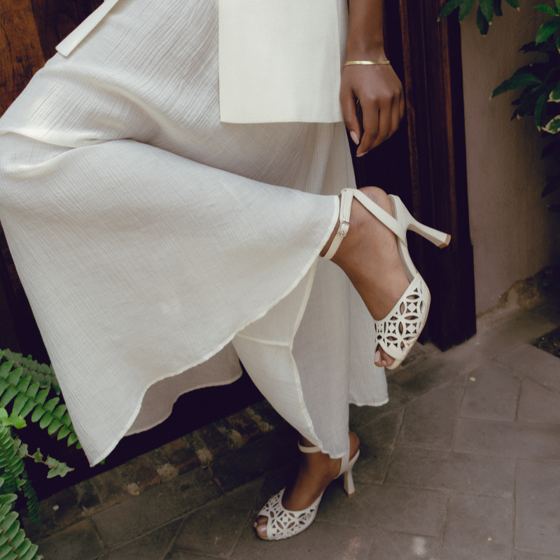 STILETTO BALCONES - HUESO