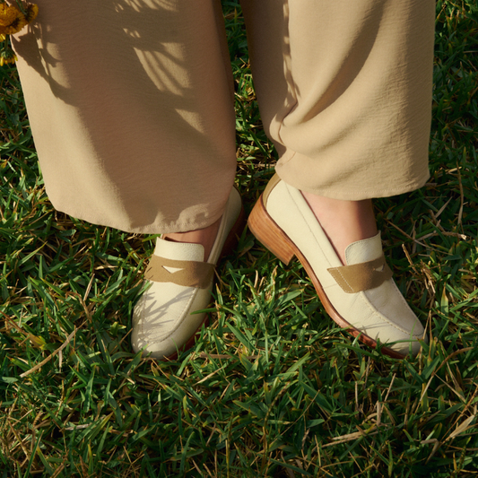 MOCASINES GARDENIA - HUESO