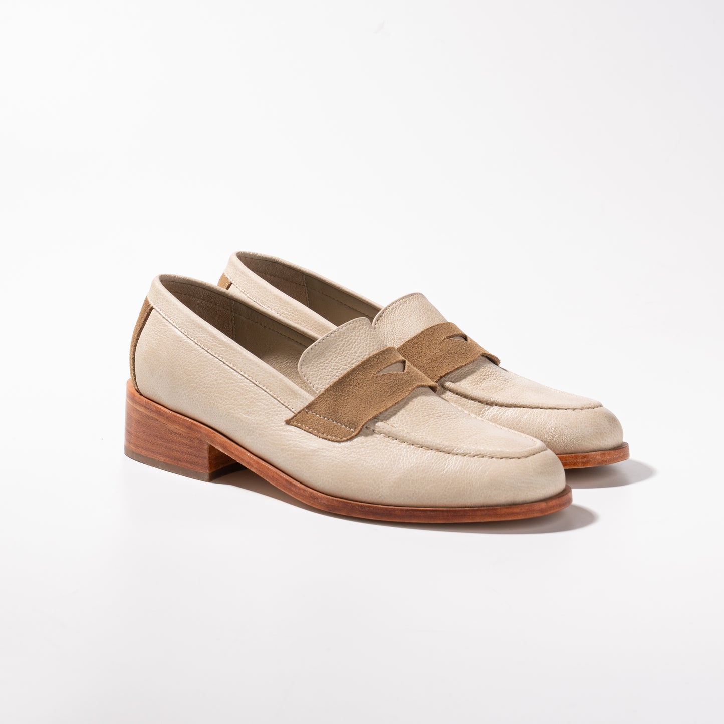 MOCASINES GARDENIA - HUESO