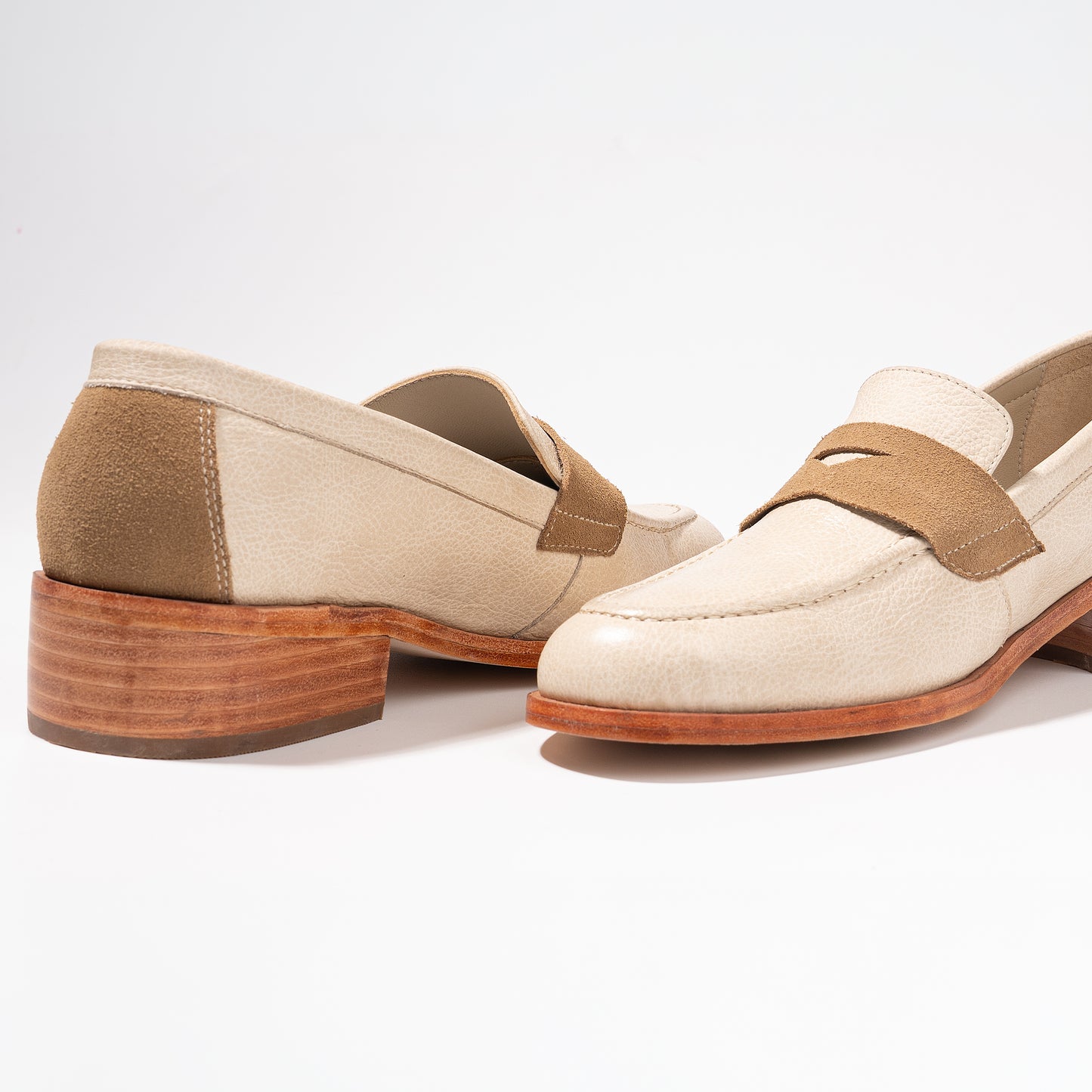 MOCASINES GARDENIA - HUESO